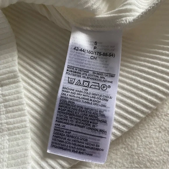 GAP Ribbed Crossover Cutout Top - Picture 5 of 7